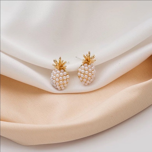 Pineapple pearl earrings - Picture 3 of 8